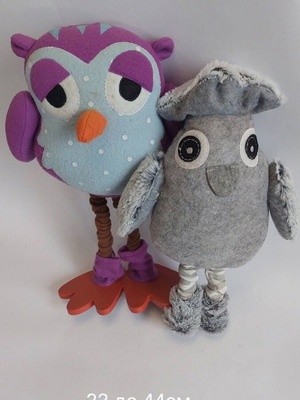 Plush toys used, set of two owls