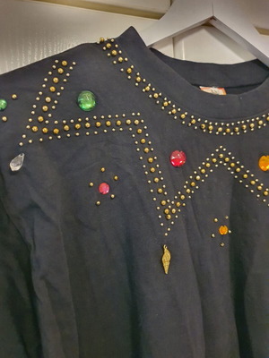 Blouse with embroidered colorful beads like new, size L