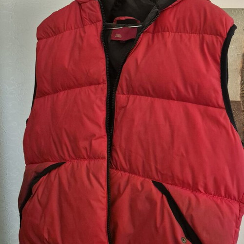 Zara sleeveless hooded vest like new, red, XL