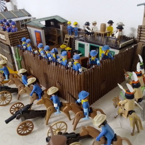 Playmobil set with many figures used