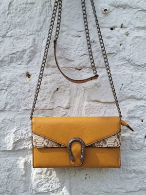 Zara shoulder bag like new with impressive details, yellow