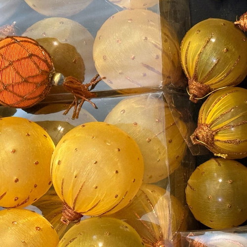Golden Christmas balls plastic like new, set of 45 pieces