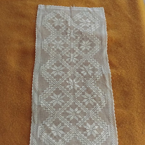 Vintage handmade filet table runner used, 70x35 cm