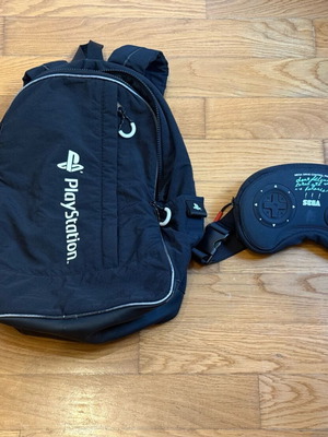Комплект колекционерски чанти Zara за гейминг употребявани, PlayStation и Sega Mega Drive