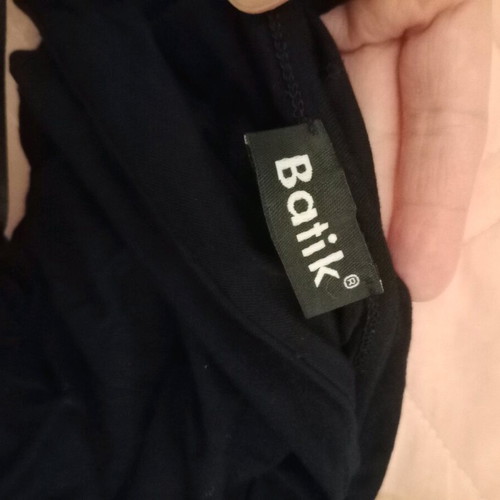 Dress with one sleeve black like new, fitted