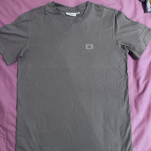 Calvin Klein T-shirt like new, size M, beige