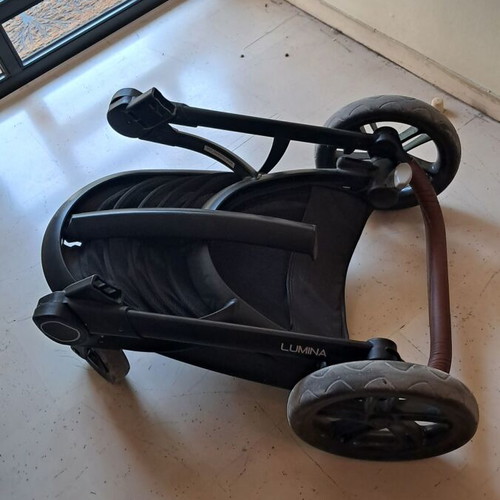 2 in 1 stroller like new, easy folding