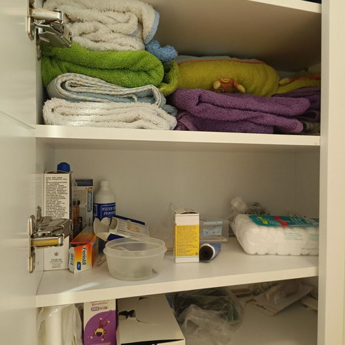 Melamine cabinet with 3 storage doors and 3 shelves like new, white
