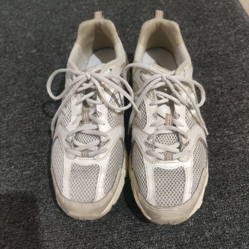 New Balance 530 sneakers like new, size 40.5, beige