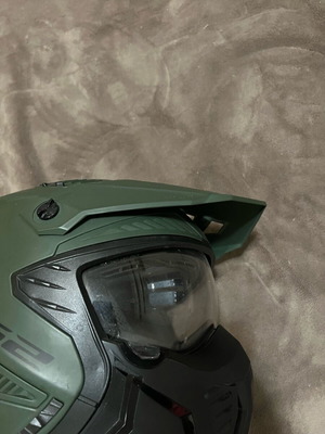 Κράνος μηχανής σαν καινούργιο με προστατευτικό τζάμι και μικρή γρατζουνιά