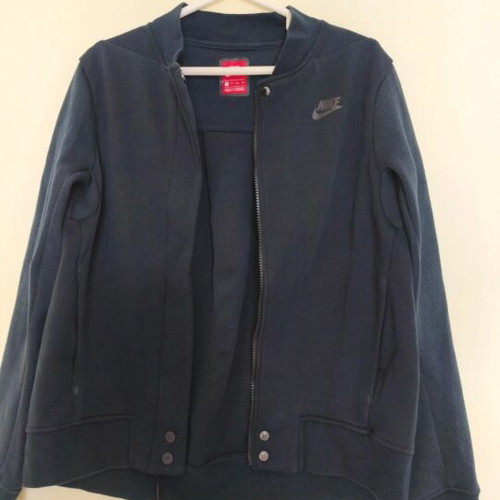 Nike jacket new, size XS fits small, black