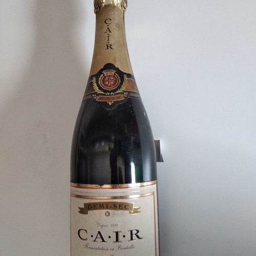 Cair champagne used, brut-demisec, vintage label