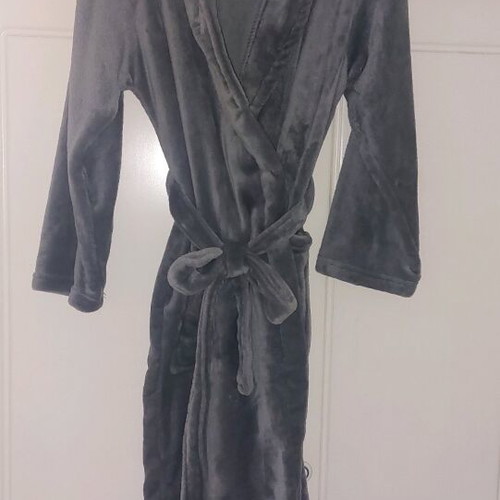 Kaffe grey robe like new with belt and pockets