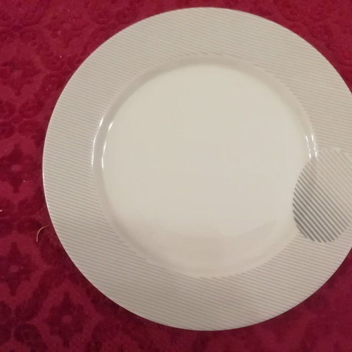 Bavaria porcelain dinnerware set new, 36 pieces