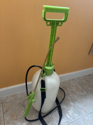 Hand Pump 5 Liter Like New for Pest Spraying