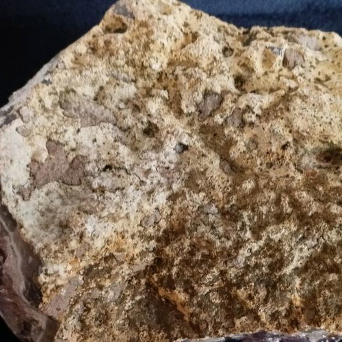 Amethyst used with gold-plated wind instruments, irregular size
