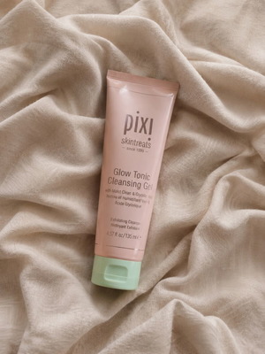 Pixi Glow Tonic Cleansing Gel 135ml new, glycolic acid face cleanser