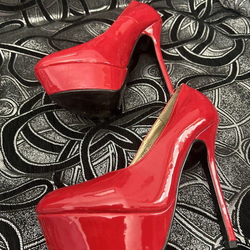 Red high heels size 38 like new
