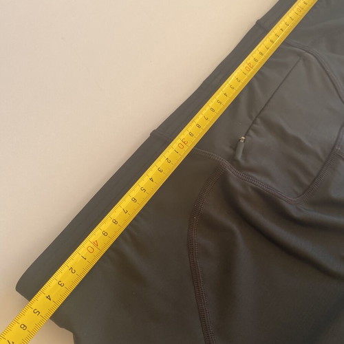 Under Armour HeatGear Compression Shorts XL like new, black