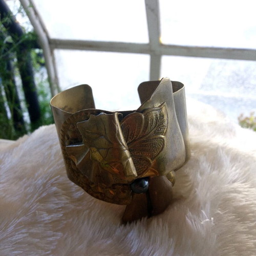 Vintage cuff bracelet handmade, like new, brass with floral designs