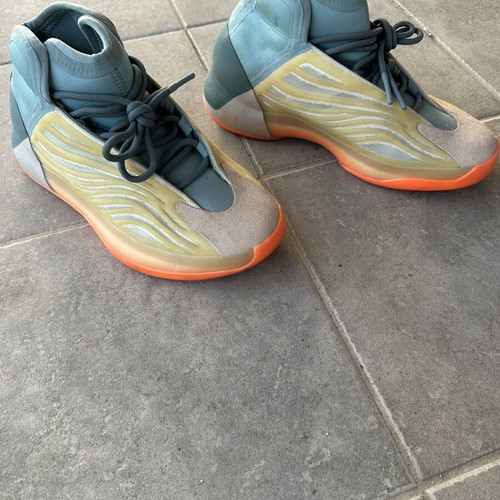 Adidas Yeezy QNTM hi-res coral sneakers used size 44