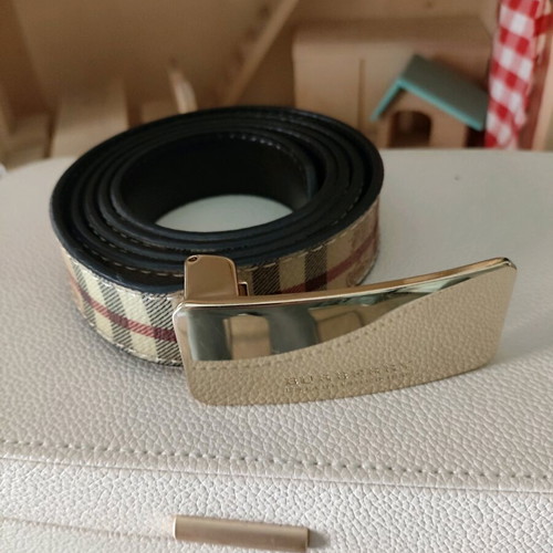 Burberry nova check belt like new, size 100 cm, beige