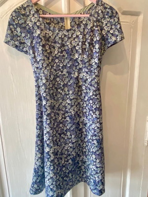 Floral φόρεμα σαν καινούργιο, small - medium, μέχρι το γόνατο με δέσιμο στη μέση