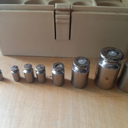 Steel Weights Set from Romania 1979 used, in box