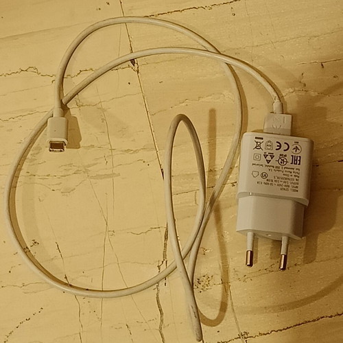 Mobile charger type C 10W like new, cable choice micro USB or type C