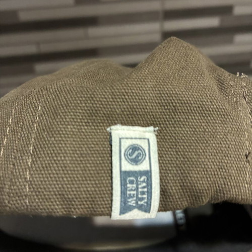 Salty Crew hat like new, khaki with embroidered logo