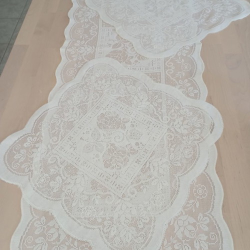 Set of 3 white machine-knit pieces with roses new