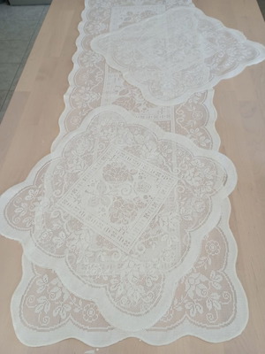 Set of 3 white machine-knit pieces with roses new