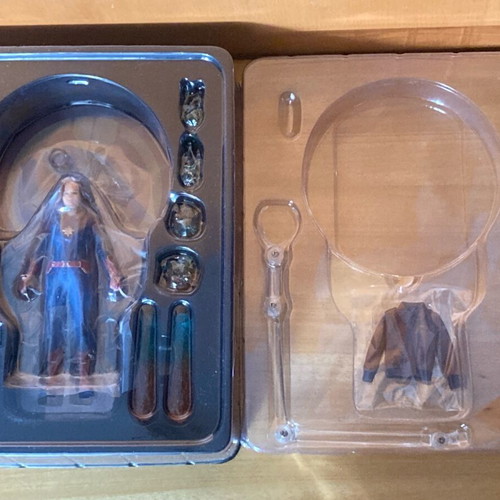 Mezco One:12 Captain Marvel figure like new