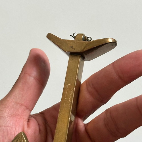 Vintage brass wall hook anchor design used, 13.5x7.5 cm
