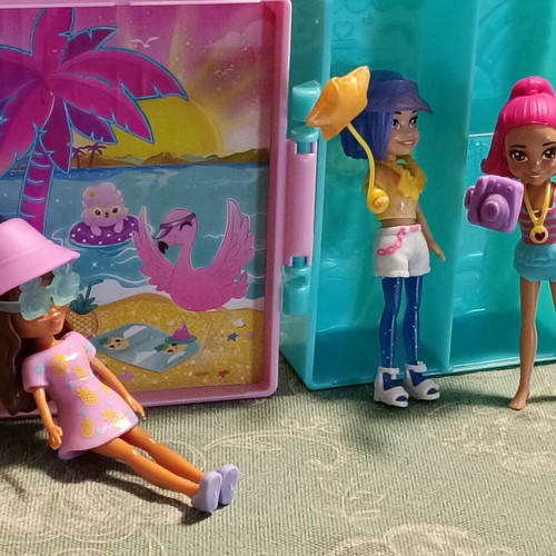 Polly Pocket figures used with 3 cases and keychain hanger