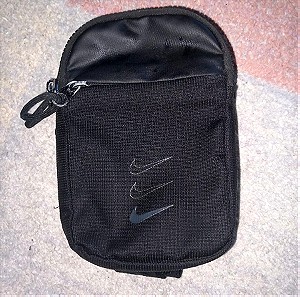 Nike τσαντάκι 15€