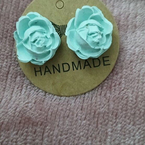 Handmade ceramic rose earrings new, mint color