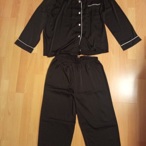 Minerva women's satin pajamas size L like new, black and white