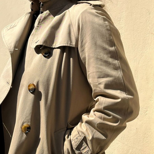 Burberry London Heritage Trench Coat mid-length, like new, beige