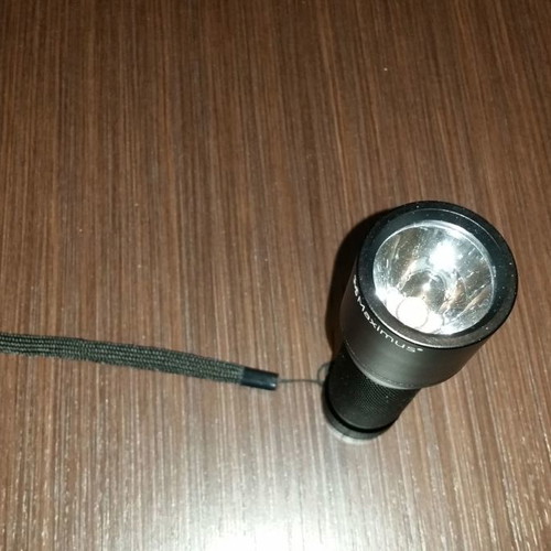 Maximus M-FL-900 LED Handheld Flashlight used