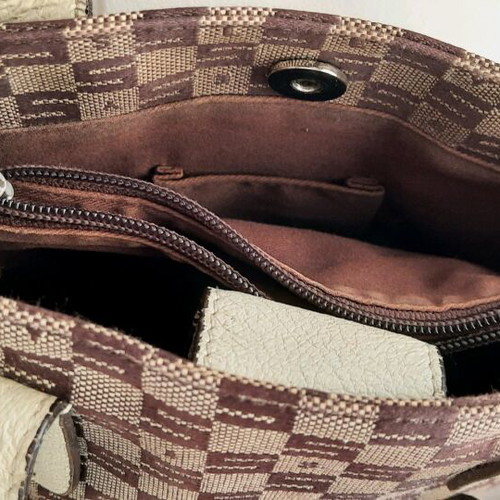Sisley shoulder bag used with 3 compartments white and beige