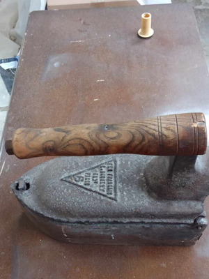 Old irons used, collectible and decorative pieces