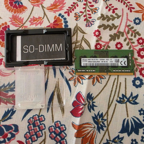 Sk hynix 8GB PC4-3200AA laptop memory module like new
