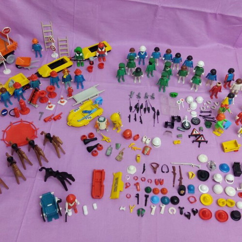 Playmobil Lyra construction toy set, incomplete