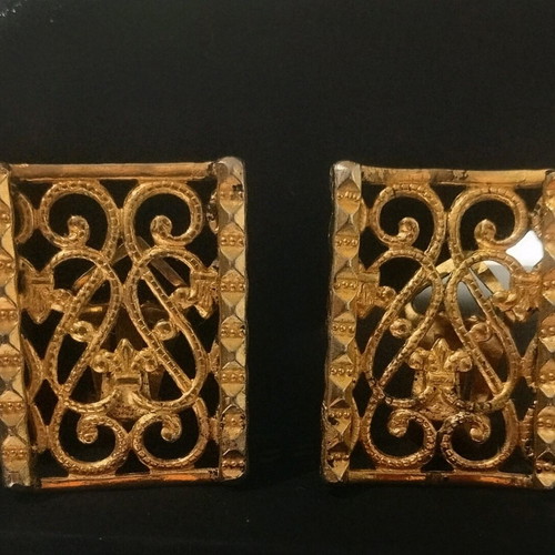 Angelique clip on earrings used, golden, vintage filigree style