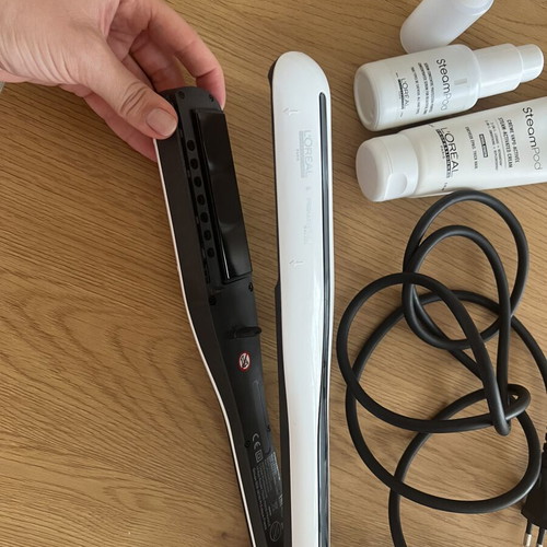 L’Oréal Professionnel SteamPod 4 like new with original care products
