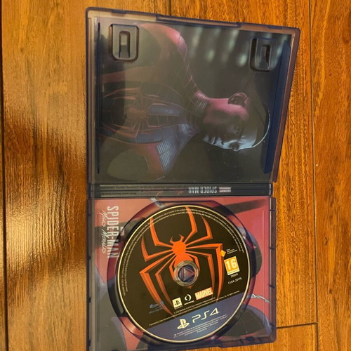 Sony PlayStation 4 Pro 1TB σαν καινούργιο με παιχνίδι Spider Miles Morales