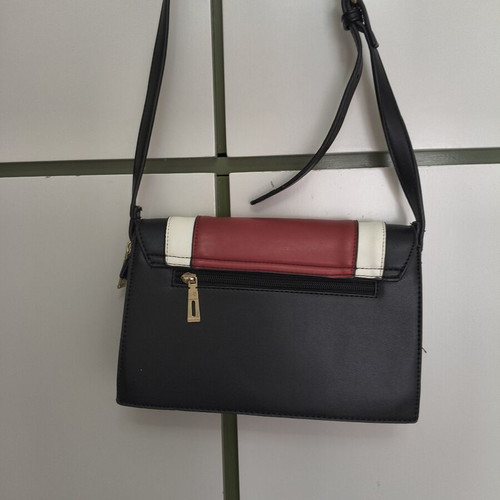 Shoulder bag with adjustable strap, black and red