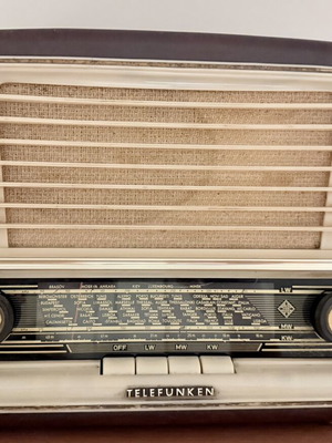 Telefunken Superheterodyne D 647 B vintage radio used