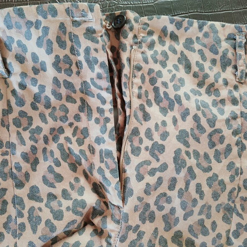 Leopard pants large fitted like new, beige and brown